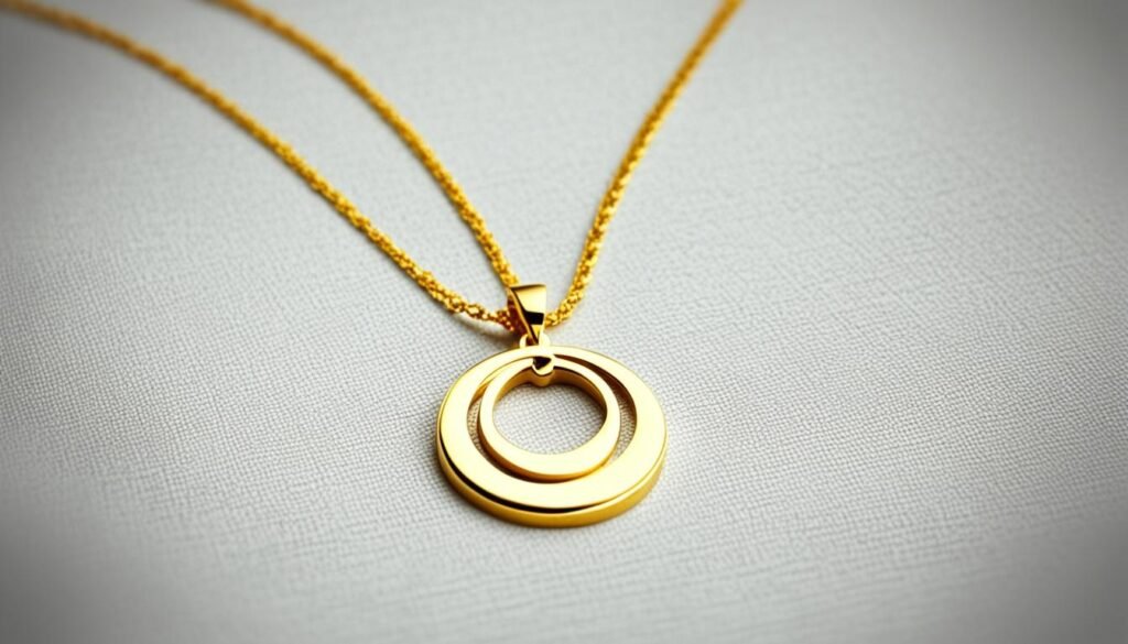 gold necklace with small pendant